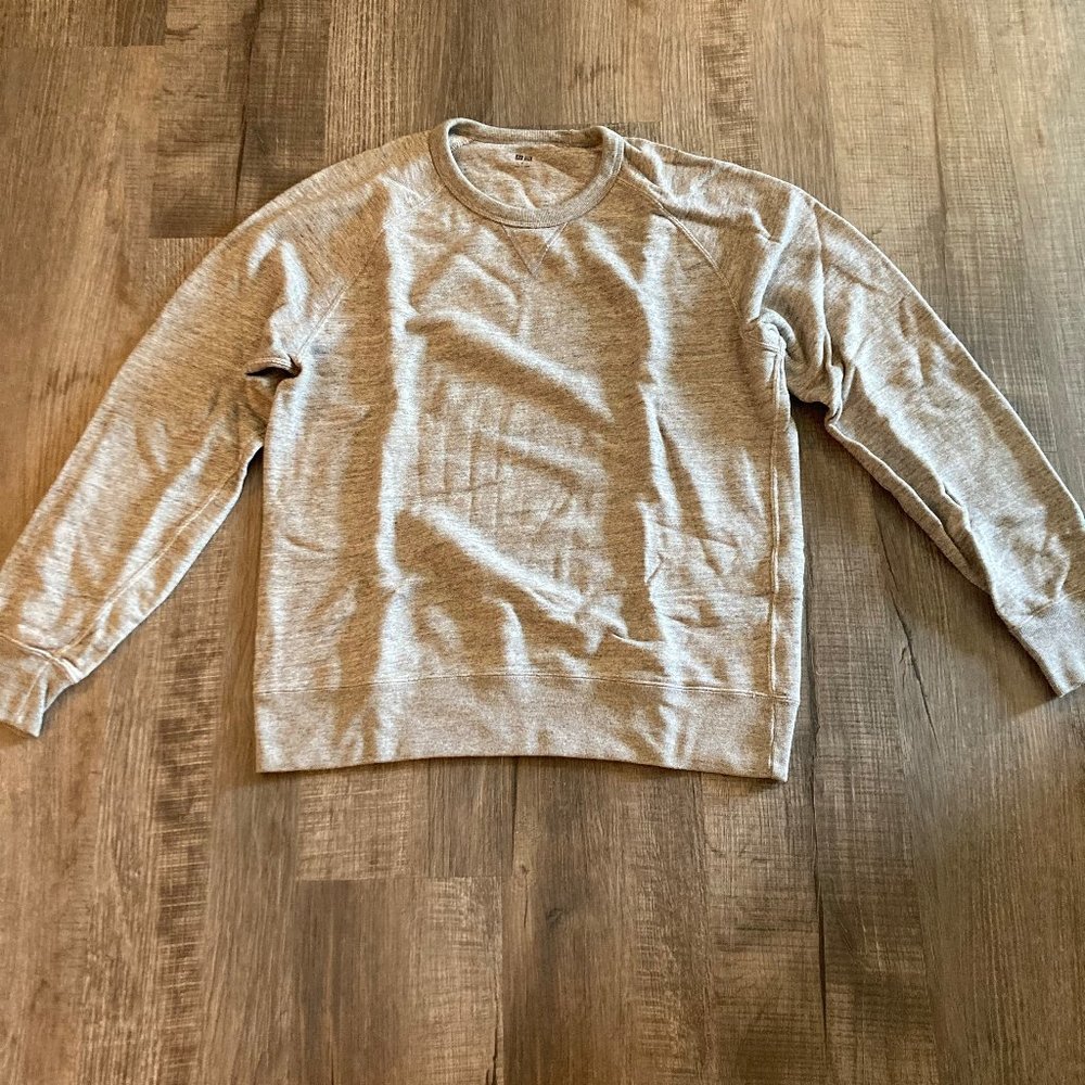 Uniqlo classic sweatshirt